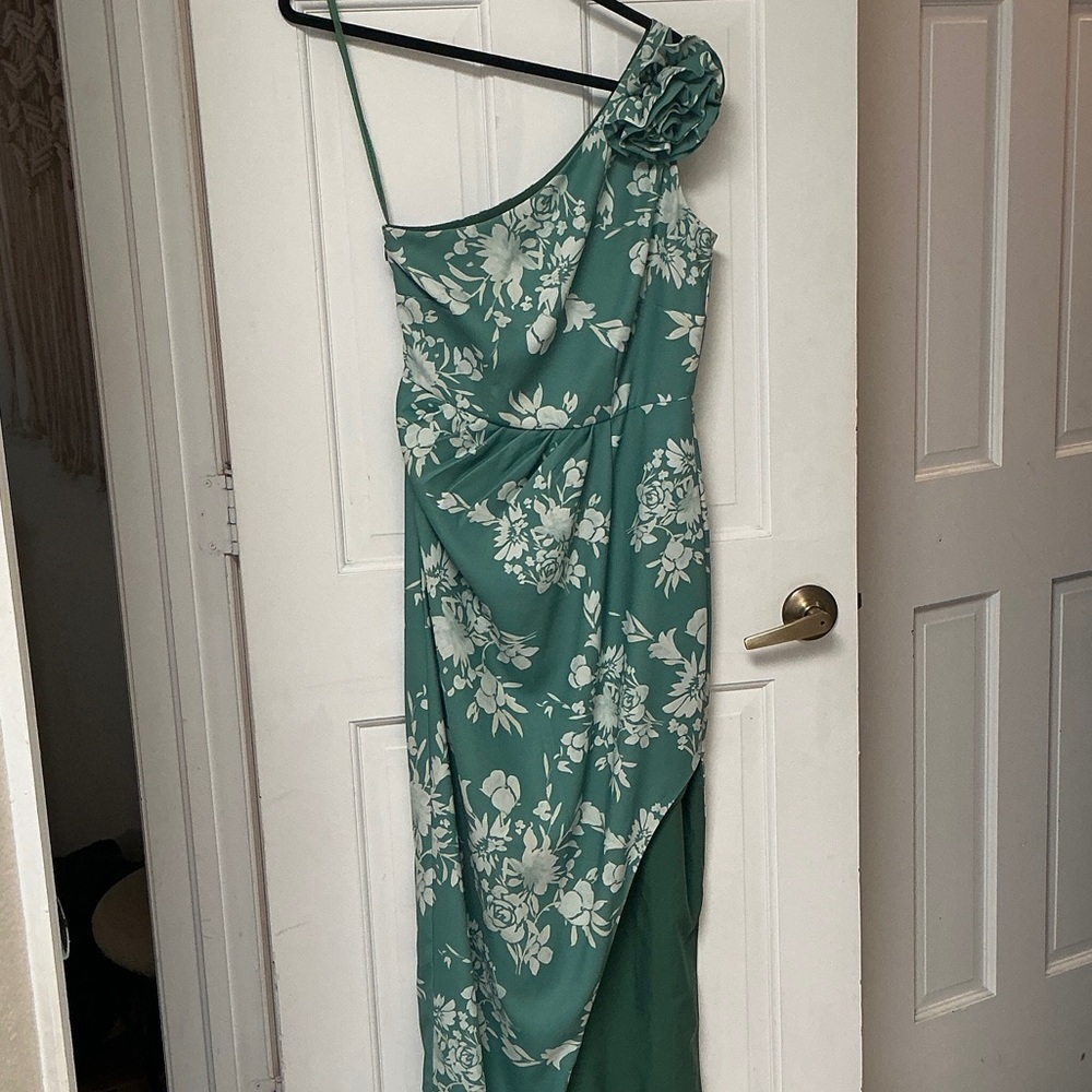 Alexia Admor Green Floral One Shoulder Dress